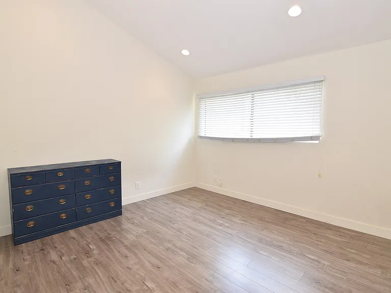 1295 Elm Ave #E — Photo 14