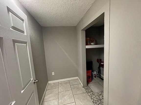 4th image of 309 E 38th St