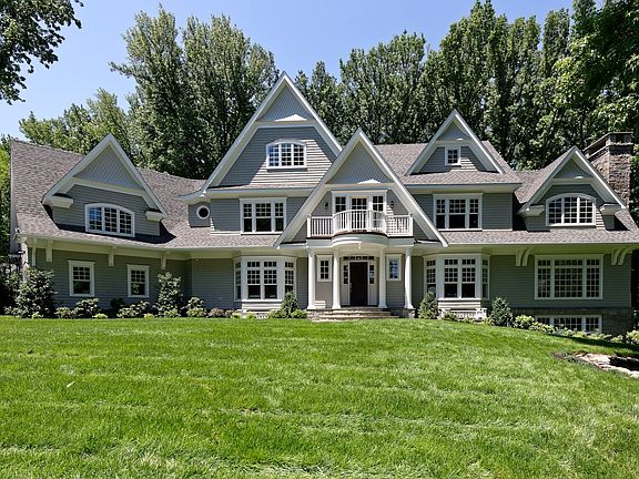 2nd image of 980 Forest Ave