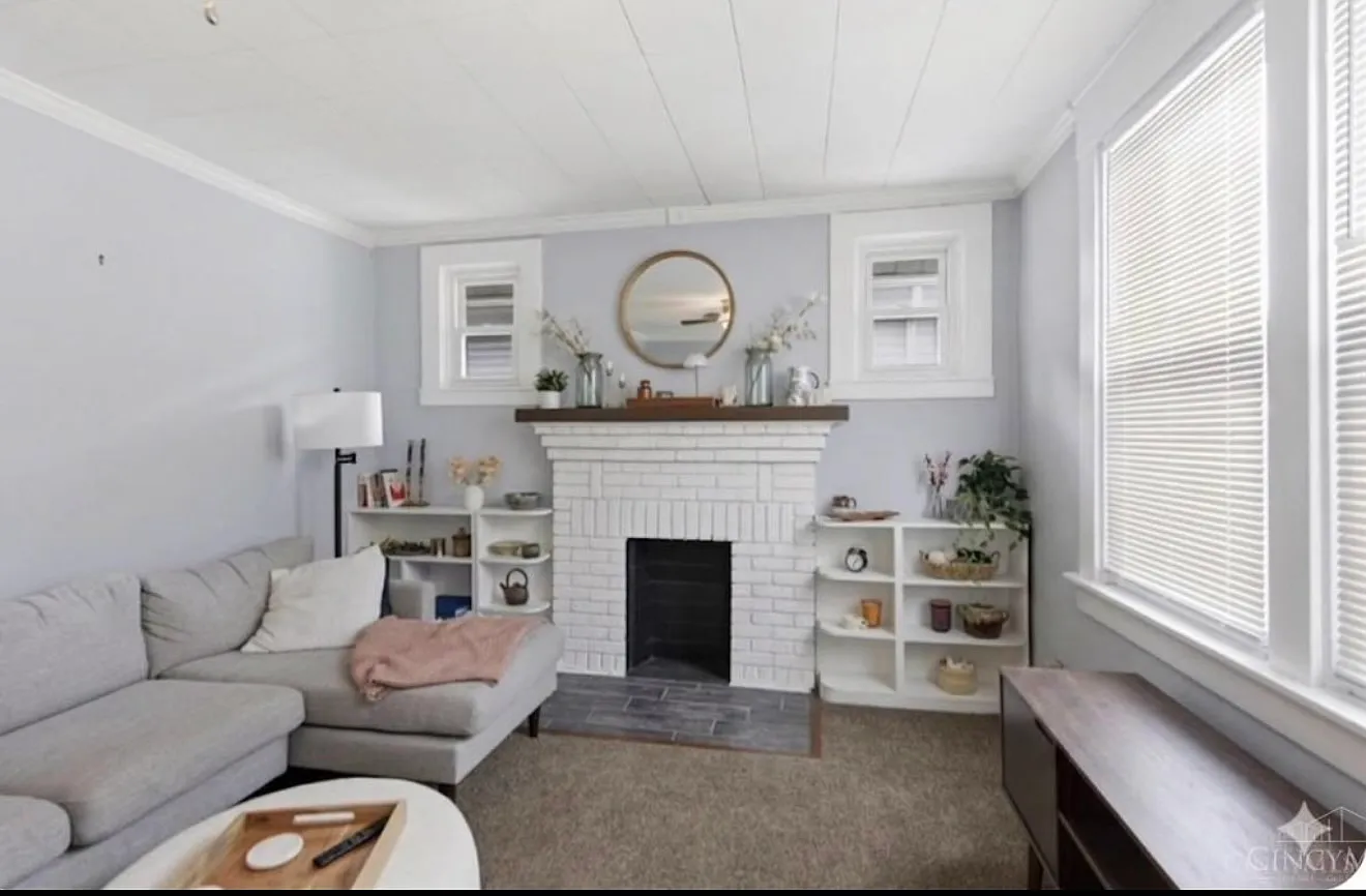 3 bed, 1435 sqft, $1,900 — Photo 2