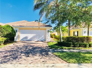 8161 Xenia Ln, Naples, FL 34114