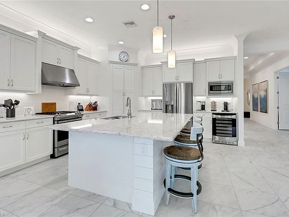 3rd image of 28482 Capraia DR