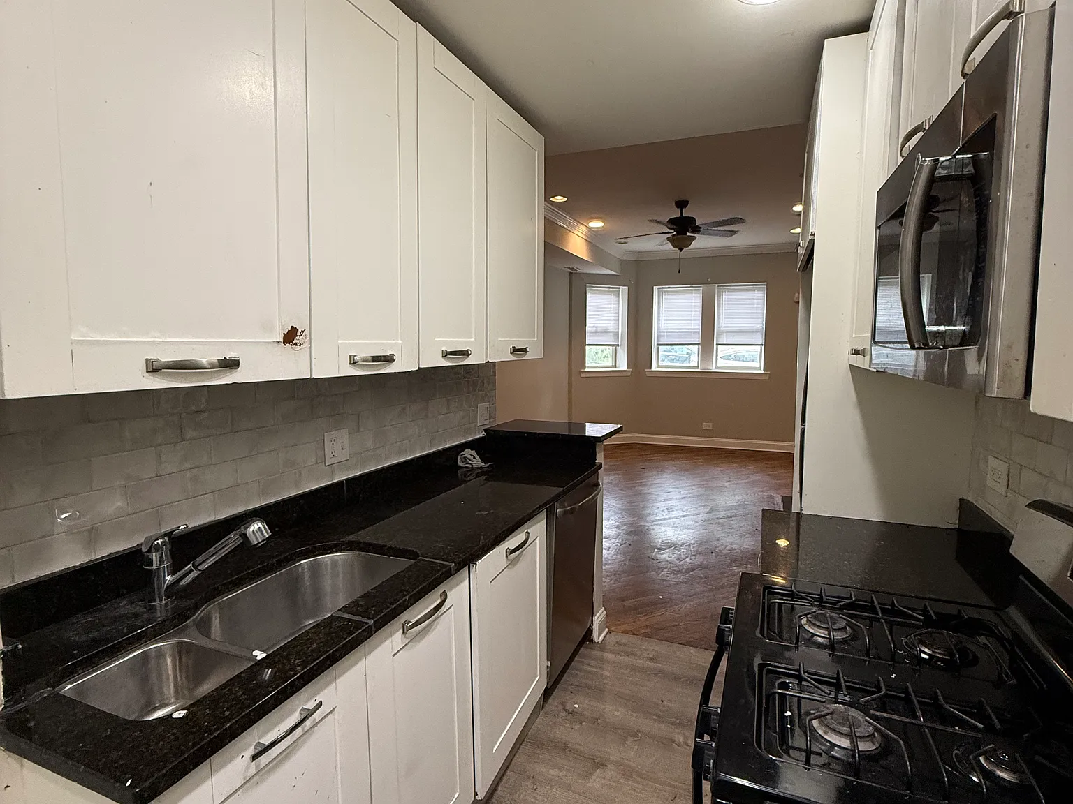 2 bed, $1,975 — Photo 2