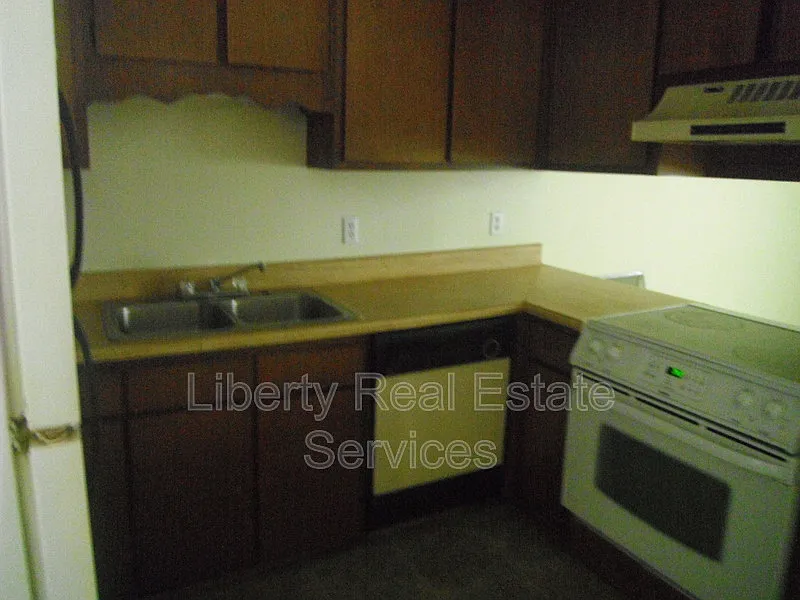 Liberty Manor — Photo 3