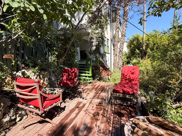 3401 Larissa Dr, Los Angeles, CA 90026