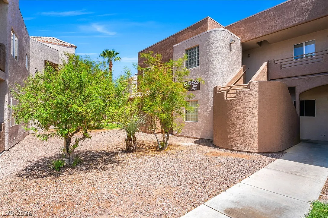 2 bed, 2.0 bath, 1127 sqft, $1,400 — Photo 2
