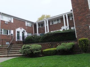 101-7 N Beverwyck Rd, Lake Hiawatha, NJ 07034