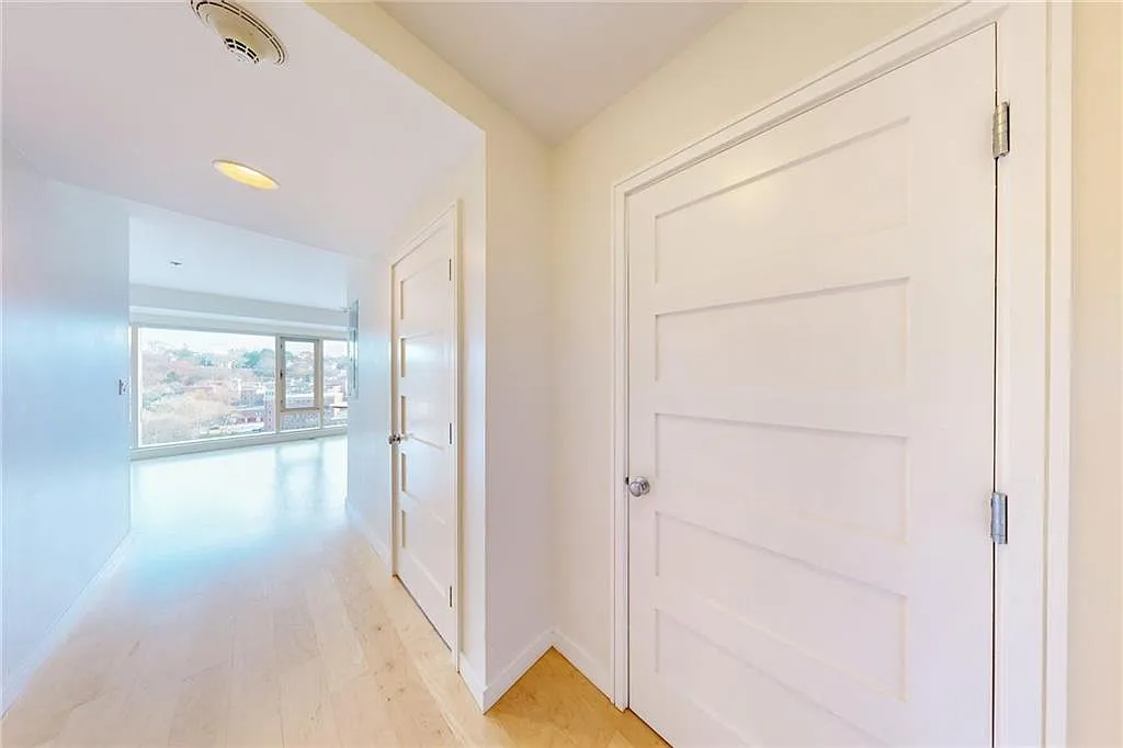 1 bed, 879 sqft, $2,800 — Photo 1
