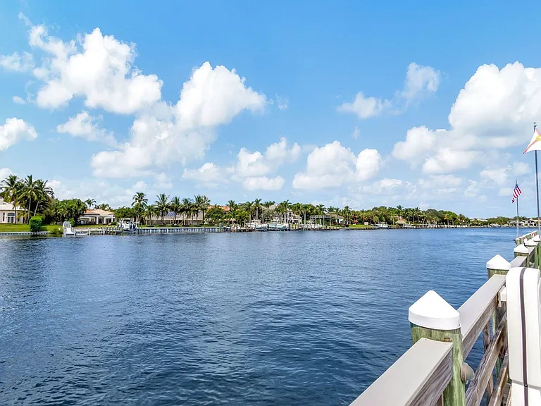 444 Bay Colony Dr N — Photo 13
