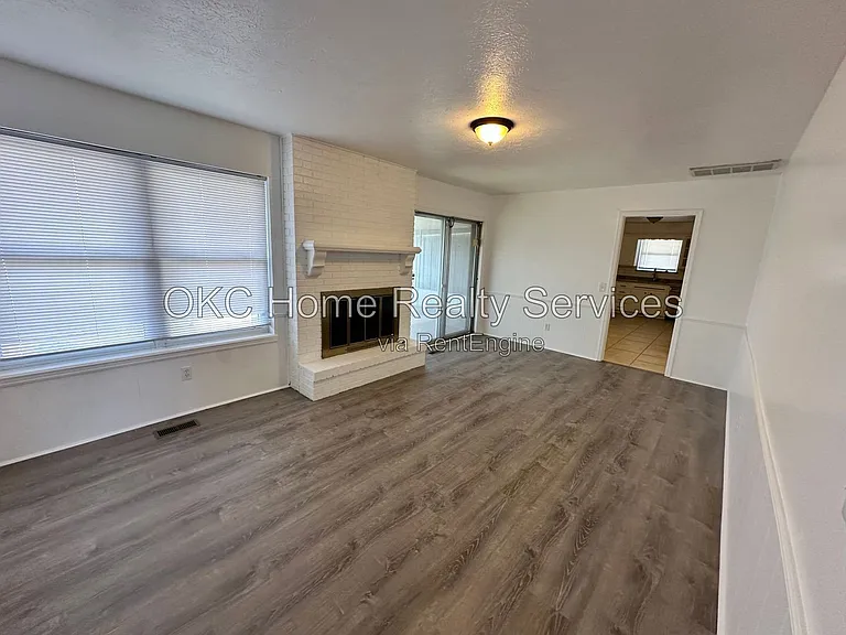 1428 SW 72nd St — Photo 17