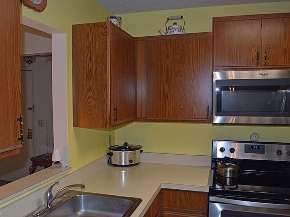 5th image of 7128 Village Dr #7128