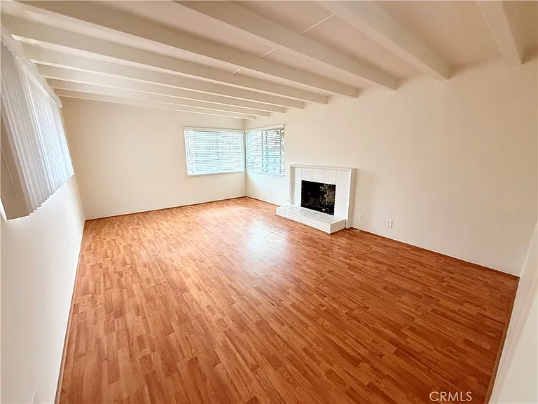 260 Avenida Lobeiro — Photo 2