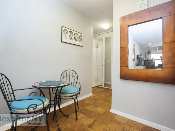 153 East 57th Street image 4 of 9