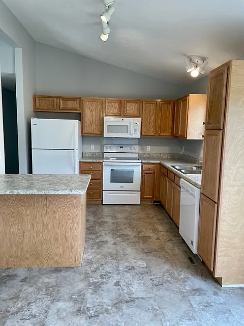 7810 Morris St - 1 — Photo 2