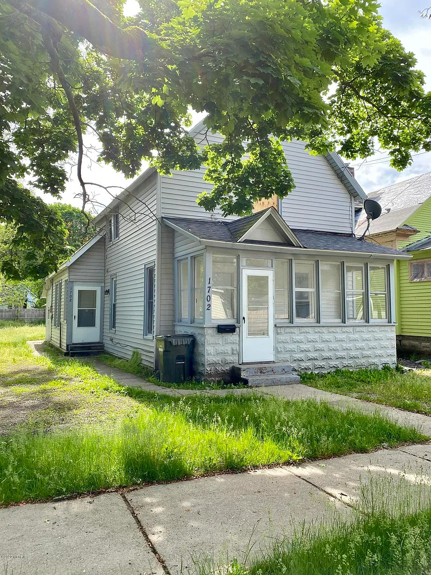 1702 Pine St photo 1