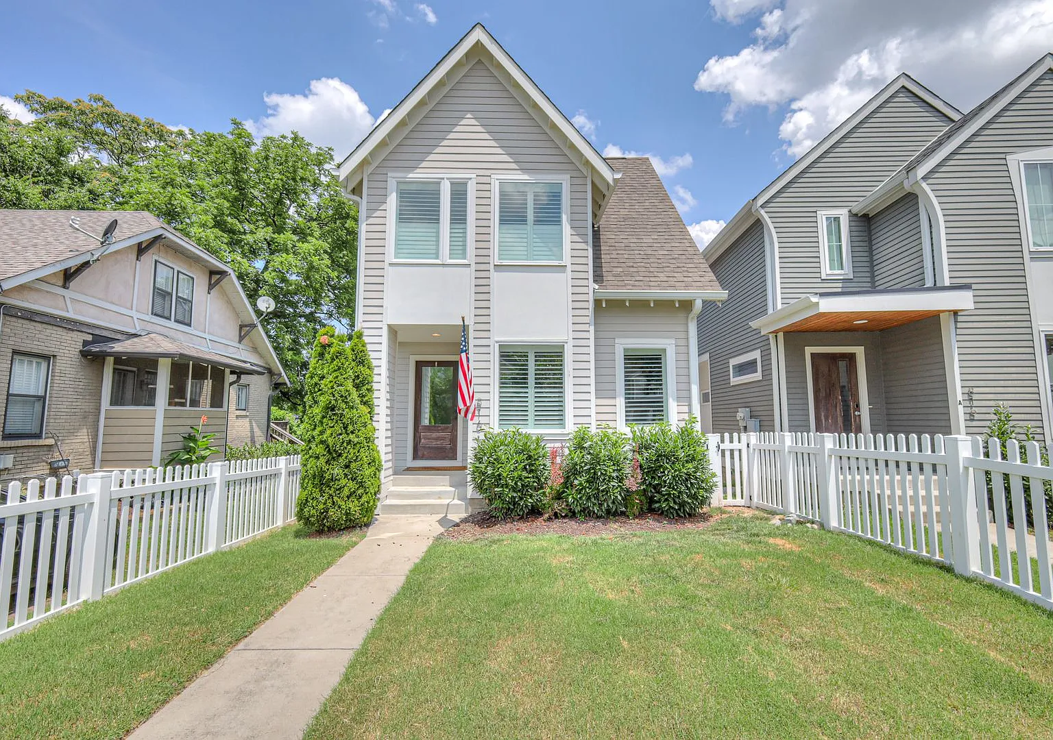 Luxurious 4BR Home Close to 12 South — Photo 2