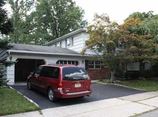 17 Tyroler Ct, Edison, NJ
