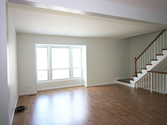 5th image of 1946 Holbrook Ln