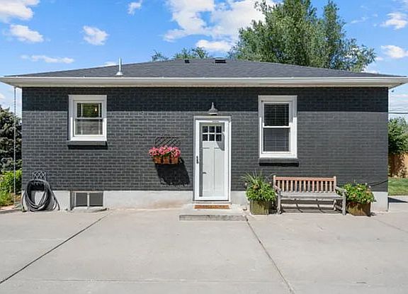 3rd image of 3341 E Elgin Dr