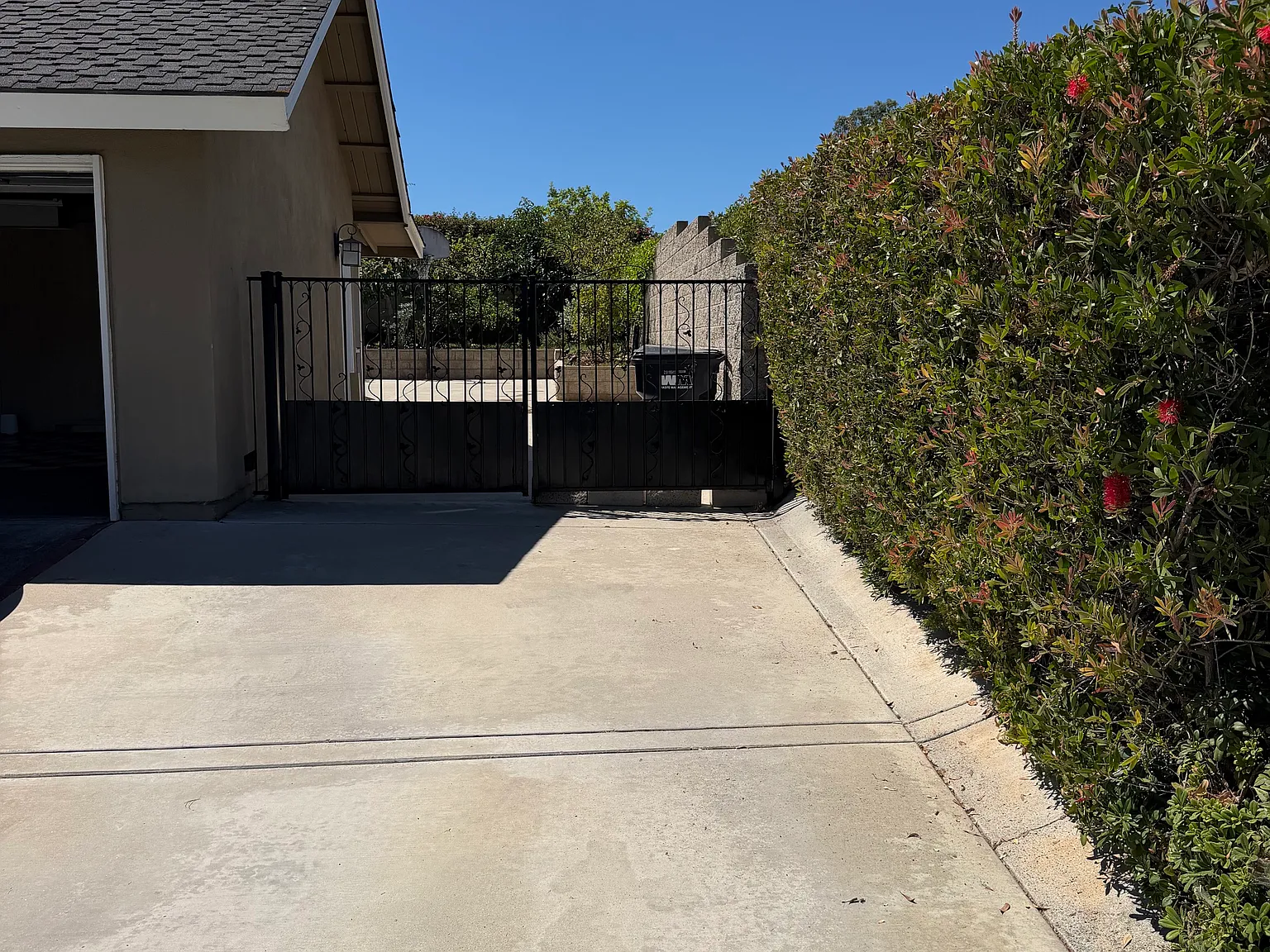 3 bed, 2143 sqft, $5,300 — Photo 2