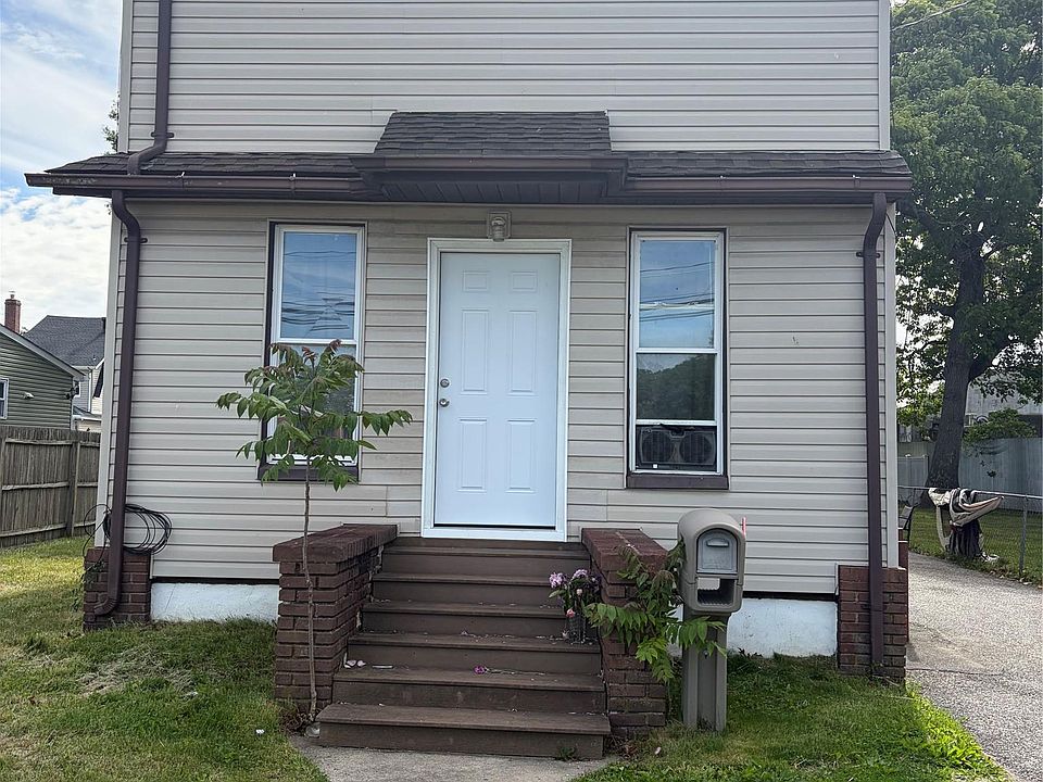 1st image of 48 Penataquit Ave