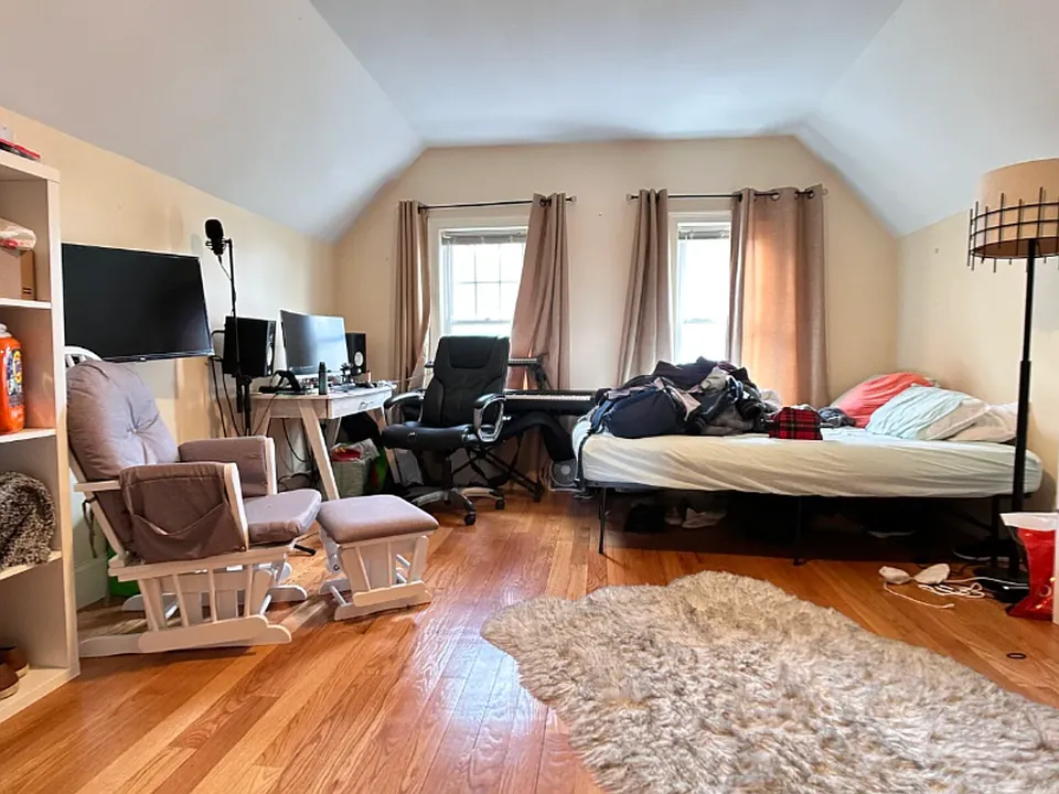 76 Brooks St #5