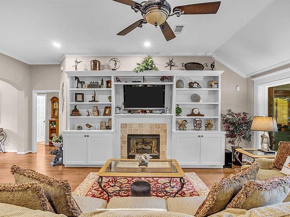2nd image of 2618 Spring Bend Dr