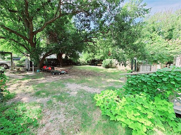 4th image of 1241 N Saint Charles Ave