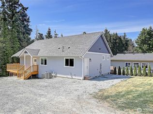 896 Henry Ln, Camano Island, WA 98282