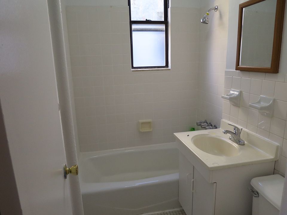 2nd image of 3119 47th St #3F