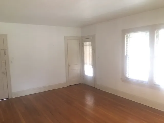 3132 Meadowbrook Blvd — Photo 3