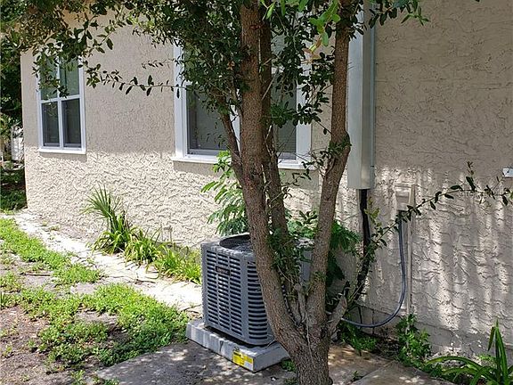 4th image of 1813 E 21st Ave