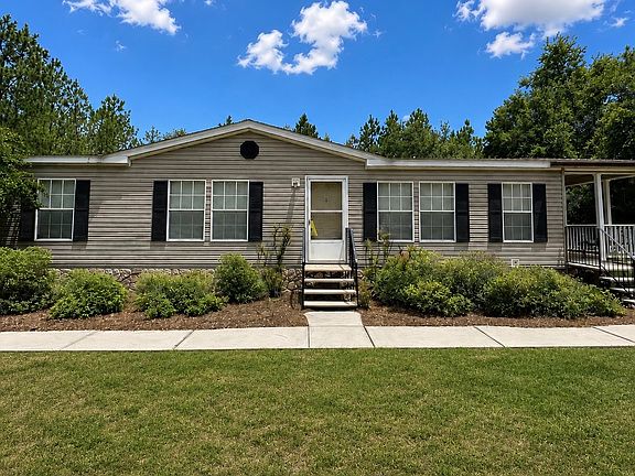 2nd image of 243 SW Sumac Ln