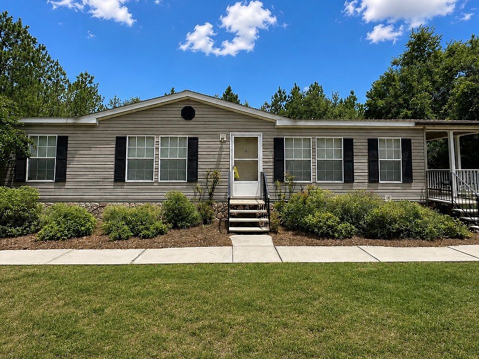 1st image of 243 SW Sumac Ln