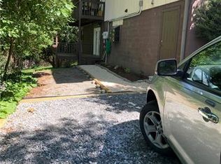 99 Rowe Ct, Hendersonville, NC 28792