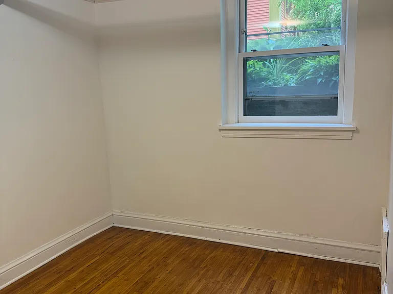 2309 Grand Ave S #B — Photo 8