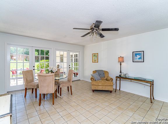 3rd image of 2909 Sir Phillip Dr