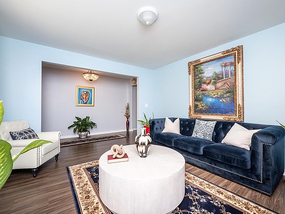 3rd image of 3002 Margaret Ct