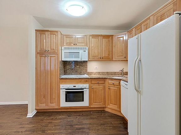5th image of 155 N Harbor Dr APT 605