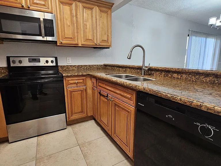 1453 Lake Crystal Dr #D — Photo 6
