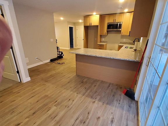 4th image of 705 Pioneer Rd