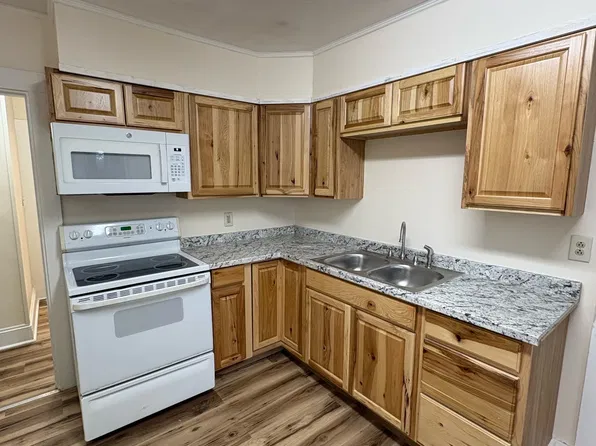 31 Kossuth St APT 315B, Bangor, ME 04401
