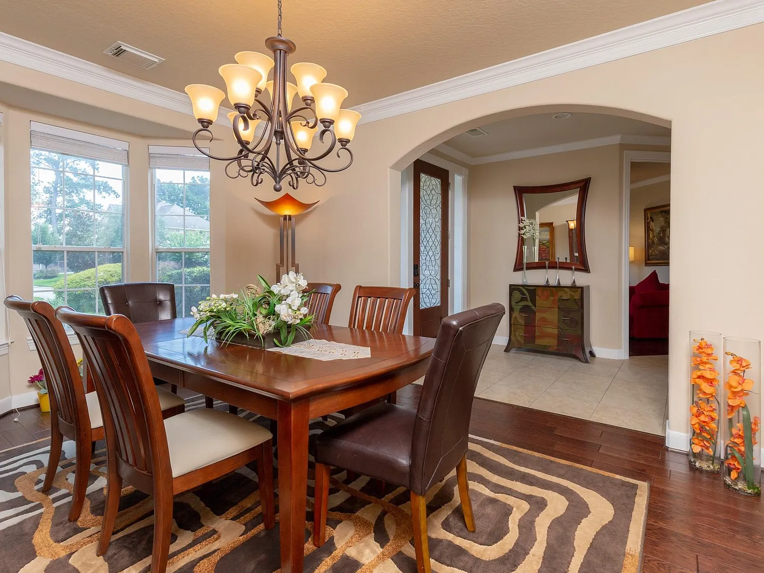 4 bed, 3.5 bath, 4285 sqft, $5,490 — Photo 4
