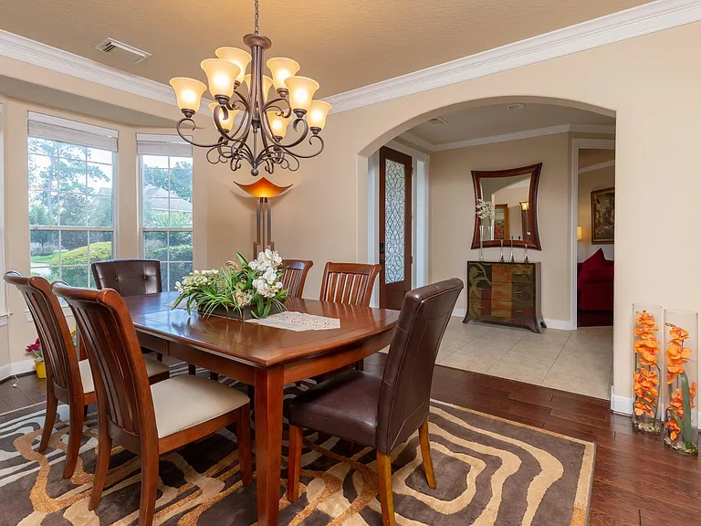 162 W Hullwood Ct — Photo 4
