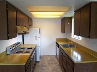 5607 204th St SW APT B, Lynnwood, WA 98036