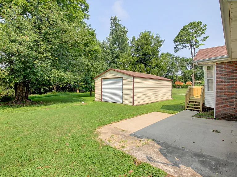 2104 Pea Ridge Rd — Photo 2