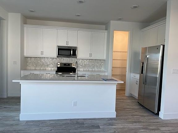 3rd image of 11929 SW Vano Way