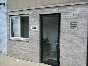 1st image of 921 E Lake St