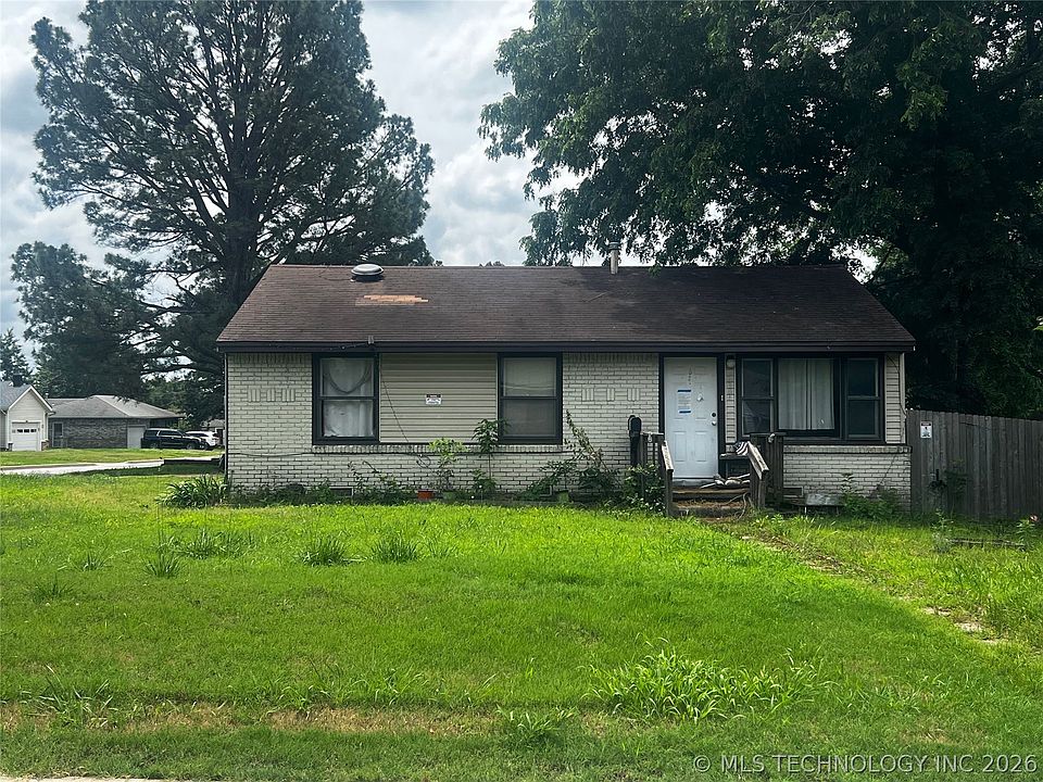 1st image of 1904 W 47th Pl