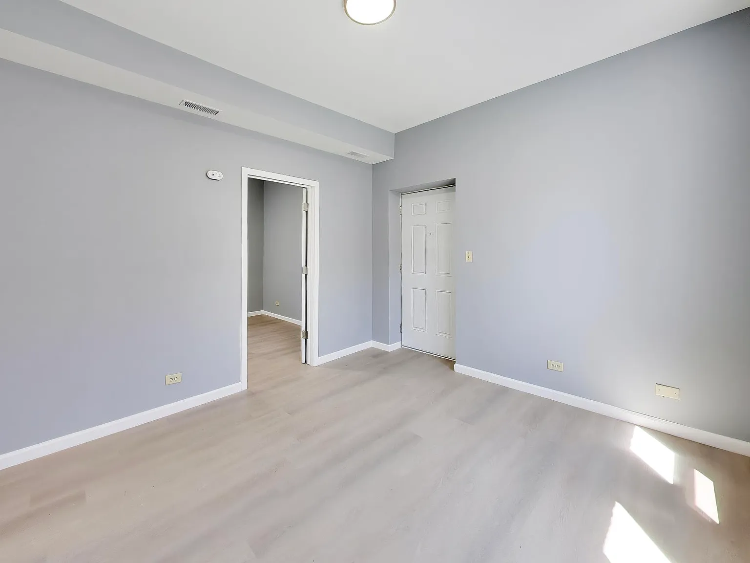 736 N Spaulding Ave — Photo 4